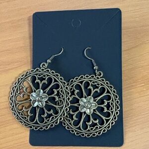 🎈🎈5/15🎈🎈Elegant Floral Gold Earrings